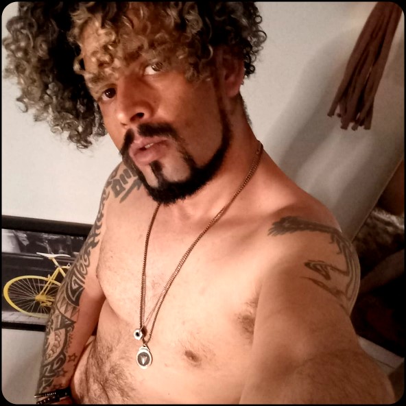 Douglas acompanhante masculino Curitiba PR - 01